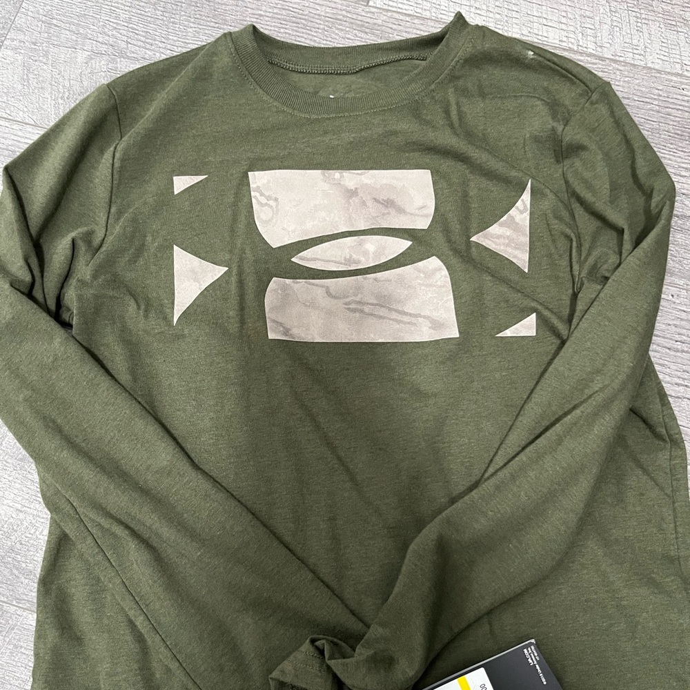 Under armour long sleeve tee